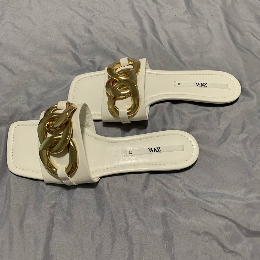 Zara white slide on sandal. Size 39 or 8-8.5 Womens